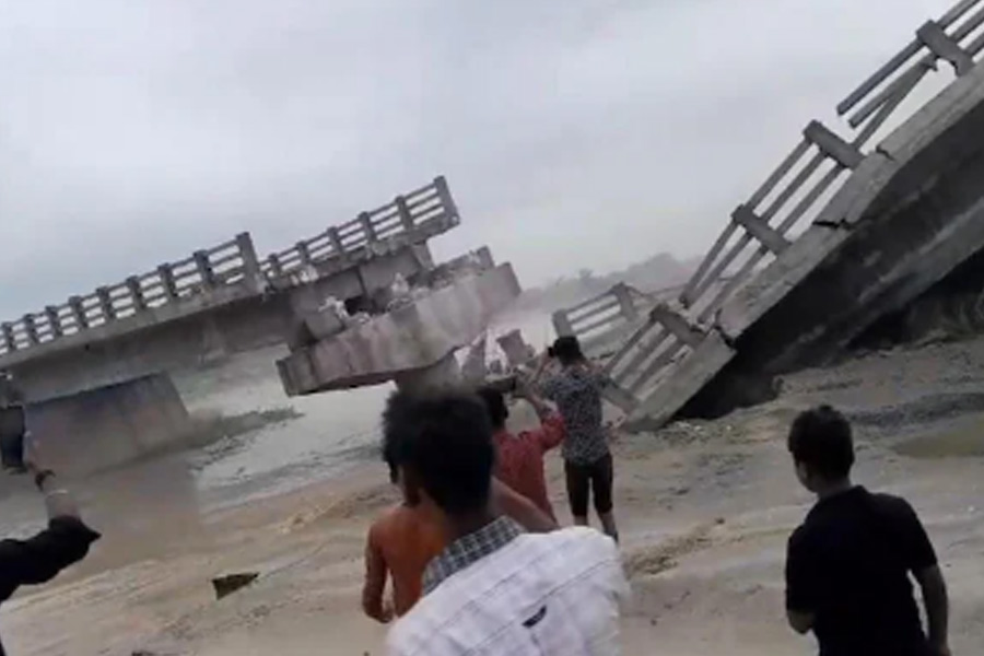 Built for ₹ 12 Crore, bridge in Bihar collapses before inauguration