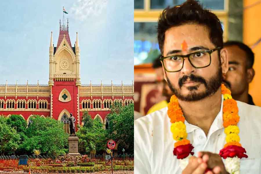 Hiran Chatterjee will not be arrested, Calcutta HC orders to continue probe