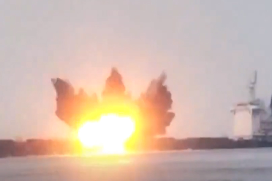 Ship attacked by Houthi rebels sinks in Red Sea