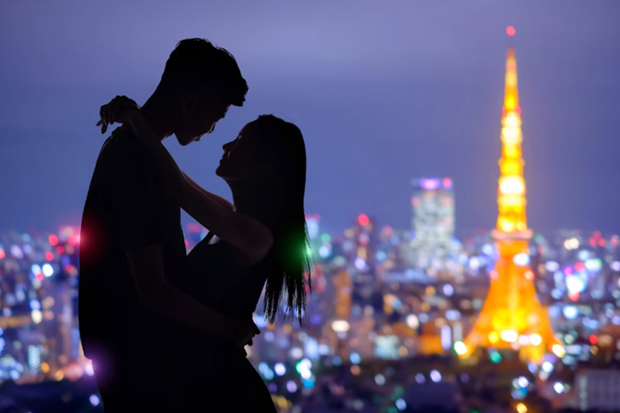 Japan launches dating app to boost fertility rate