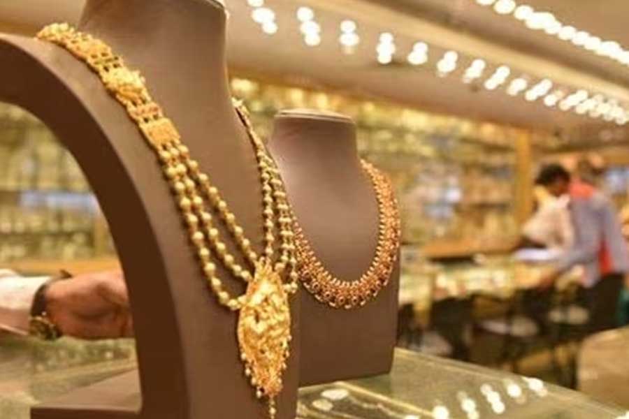 Armed robbery at Budge Budge jewellery shop