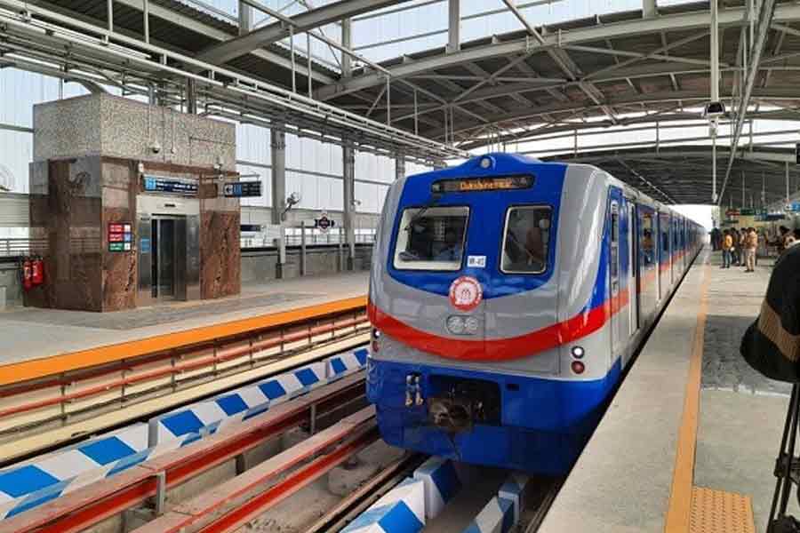 Kolkata Metro services disrupted from Dumdum to Dakshineswar due to signal error