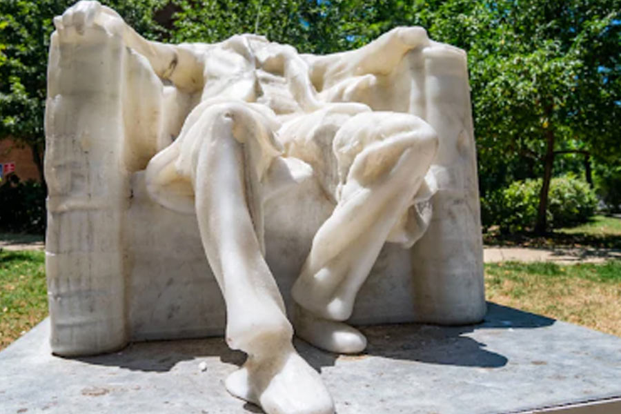 Abraham Lincoln wax statue melts in Washington DC heat