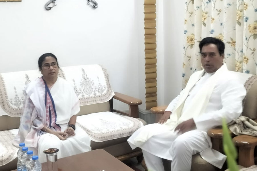 CM Mamata Banerjee praises Ananta Maharaj's house after meeting him at Cooch Behar