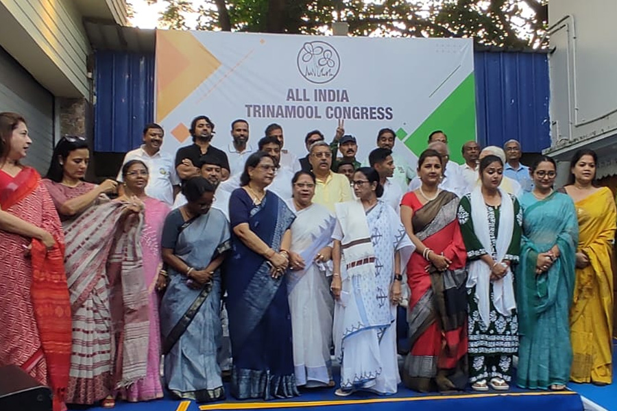 NDA government wont last long, Claims Mamata Banerjee