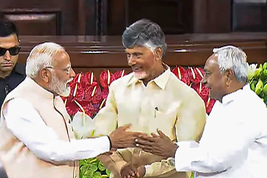 Lok Sabha 2024: NDA MP's meeting started in Parliament