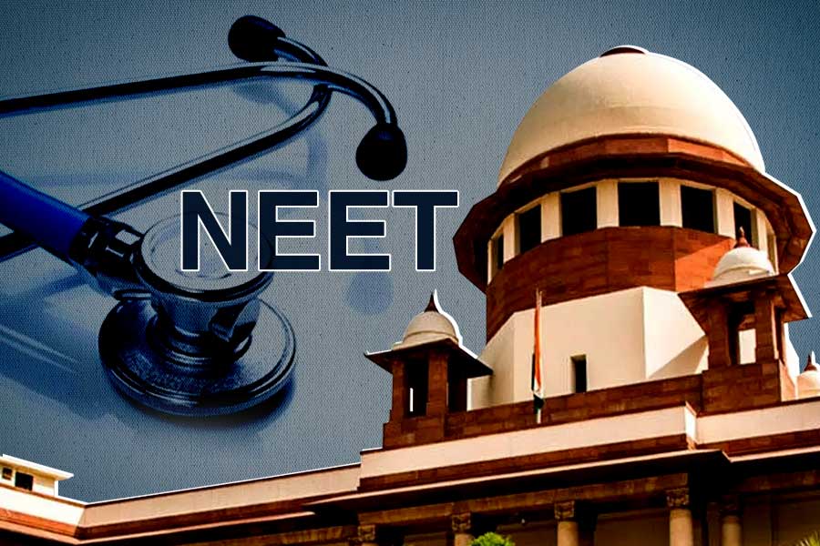 SC slams Centre in NEET UG question paper leak case