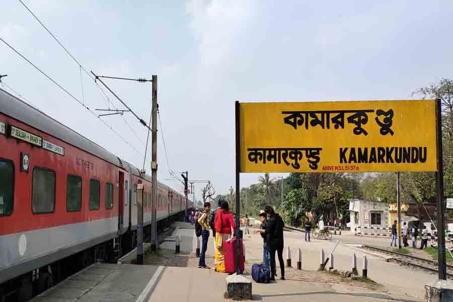 RPF allegedly pushed Hawker to death in Hooghly