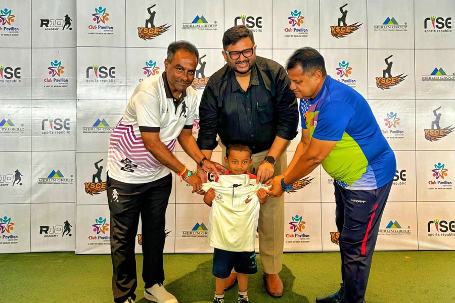Merlin Group and Yuvraj Singh Centre of Excellence gave scholarship to Rishika Sarkar