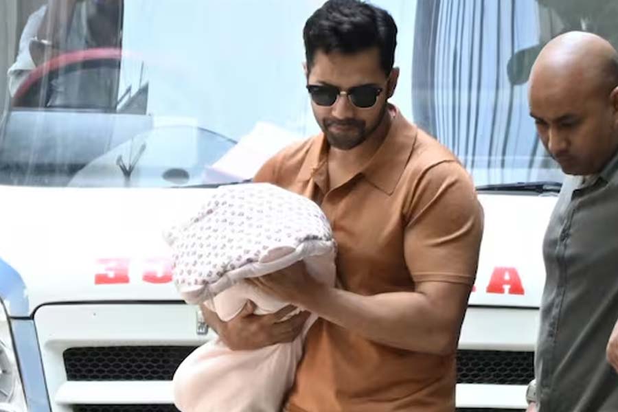 Varun Dhawan-Natasha Dalal take their newborn home from hospital