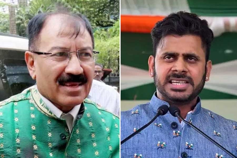 Manoj Tiwari expresses dissatisfaction on Howrah's winning candidate Prasun Banerjee after he has not been communicated