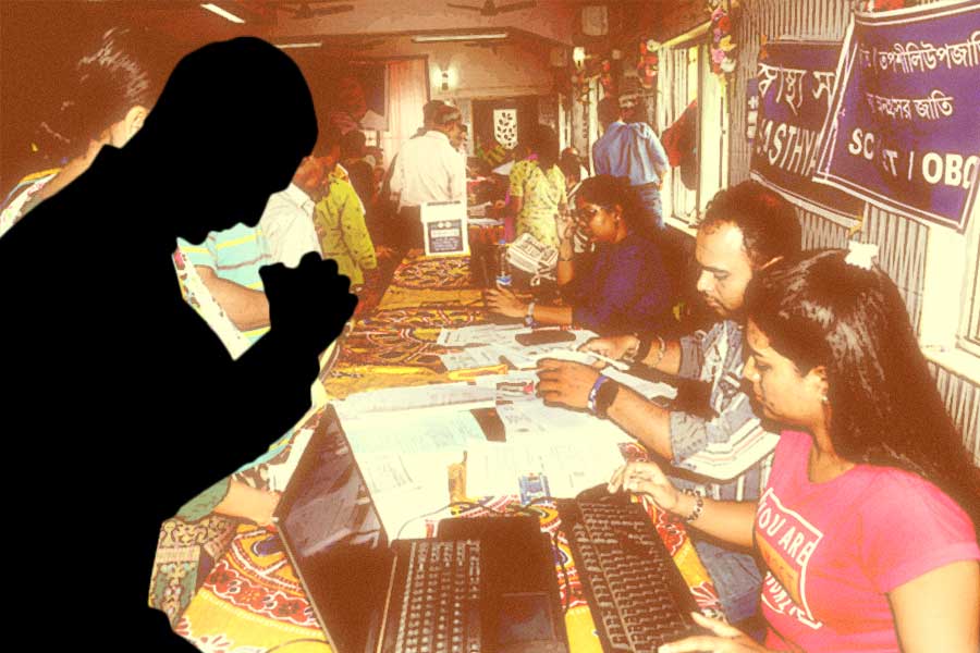 Man appeals at govt camp to find wife in Karnataka