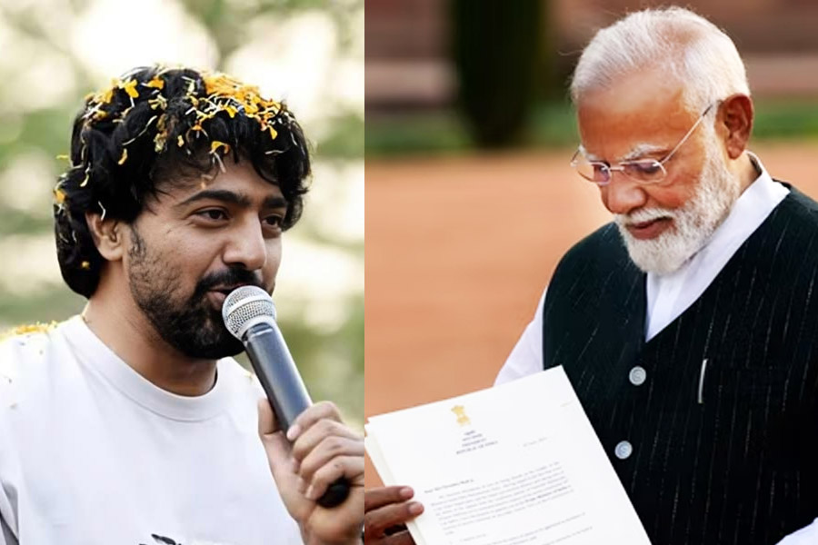 Dev wishes PM Narendra Modi ahead of swearing ceremony