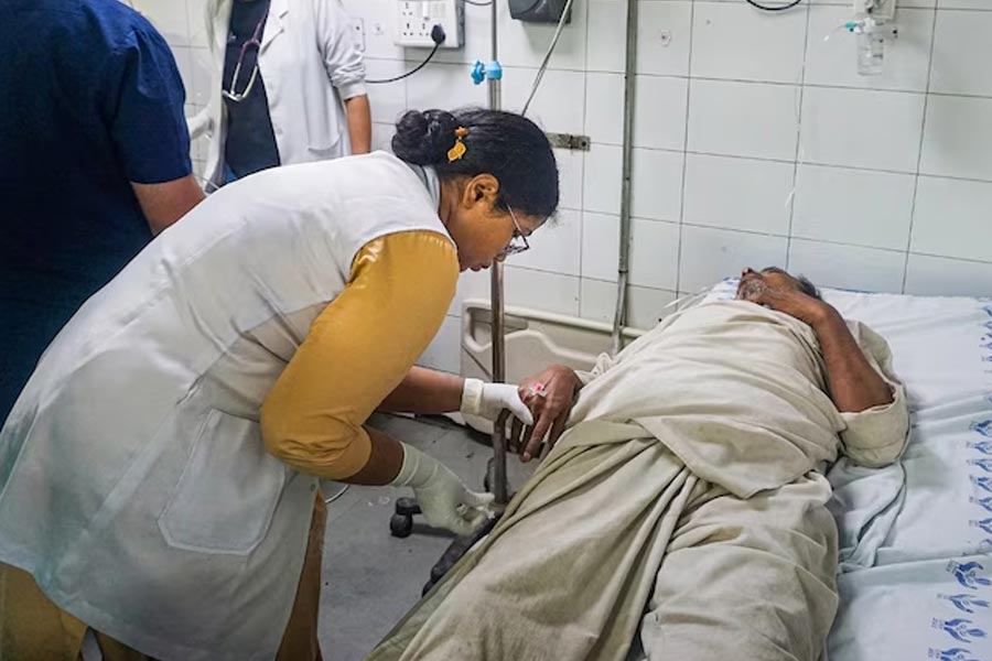 Centre issues guidelines for Delhi hospital as death toll rises to 20