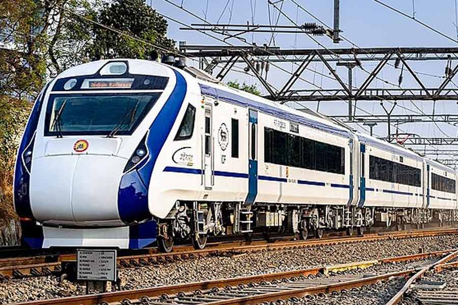 Vande Bharat Express Average Speed Down From 84 Kmph To 76 Kmph In 3 Years