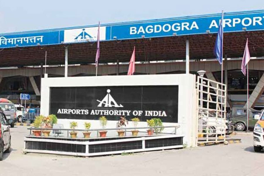 Delhi bound flight returns at Bagdogra Airport with 160 passengers due to technical fault
