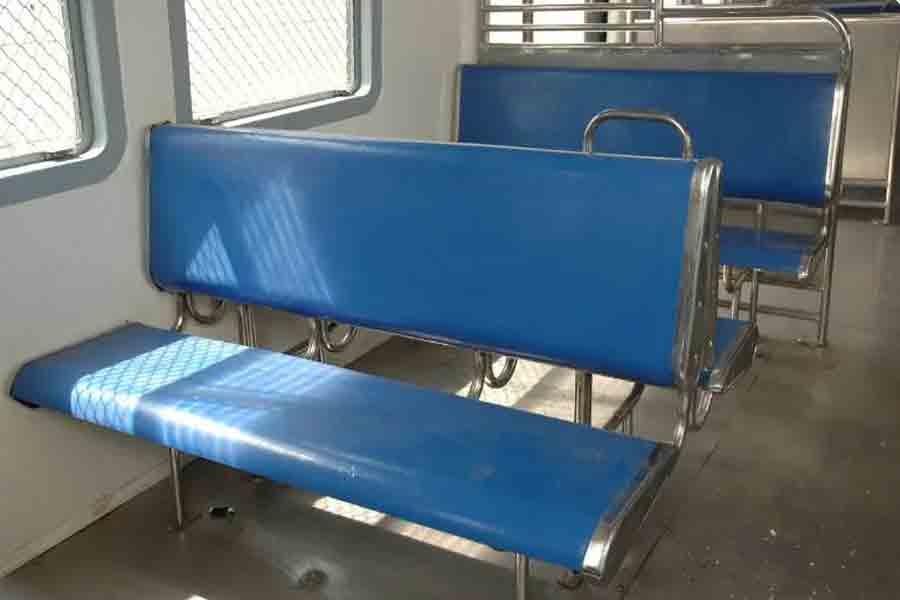 9 lizards found in Bongaon Ranaghat local train