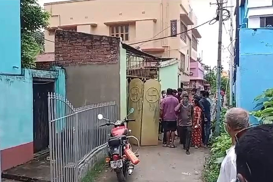 Astrologer died in Budge budge, body found in room