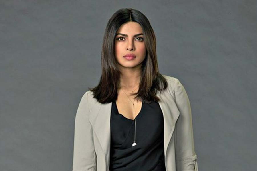 Priyanka Chopra Shares Clip Of Injured Hand But It Is For Her Upcoming Film The Bluff