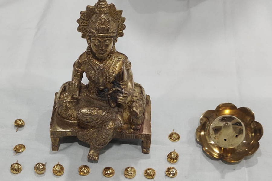 Woman arrested after doing fraud in the name of hidden treasure from Murshidabad