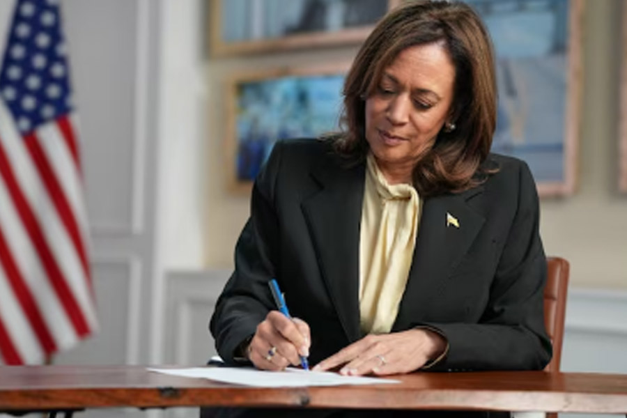 Kamala Harris's Democratic candidature confirmed, to accept nomination next week
