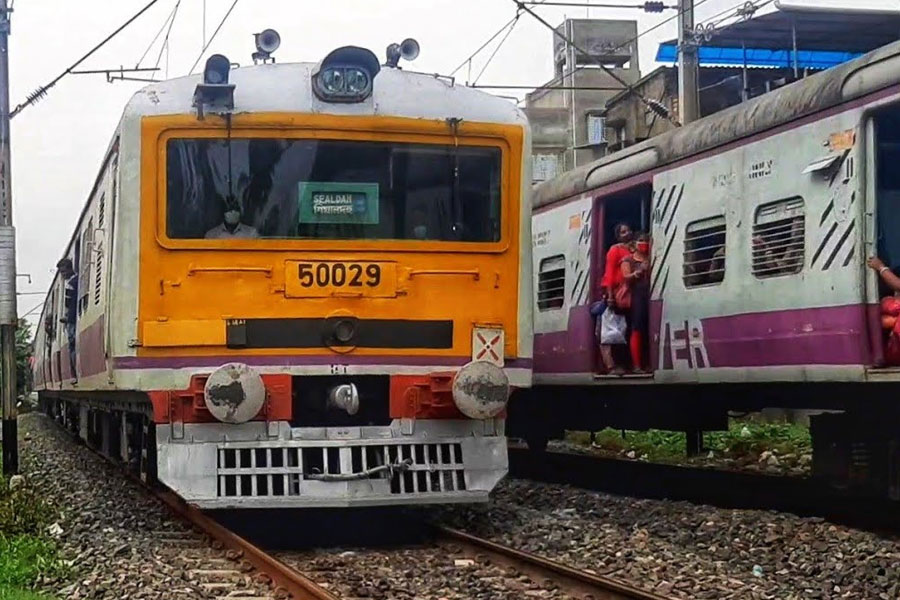 railway line between Goghat and Kamarpukur will be connected within year