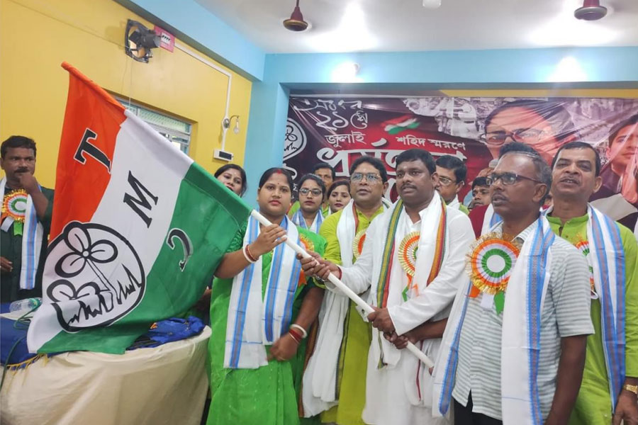 BJP losses another Gram panchayat of Mathurapur after Pradhan and deputy join TMC