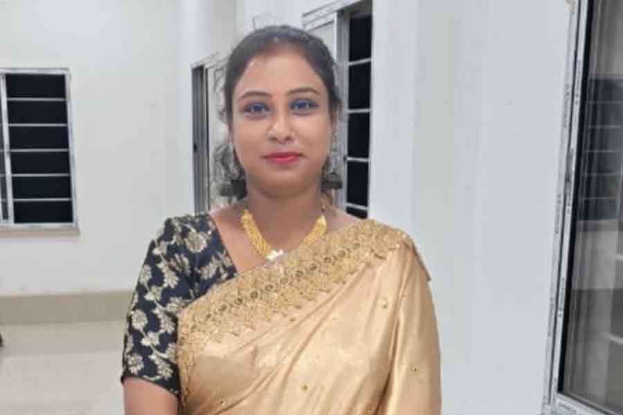 A woman of Halisahar missing, police started investigation