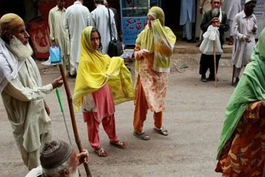 Pakistani beggars together earn $42 billion a year