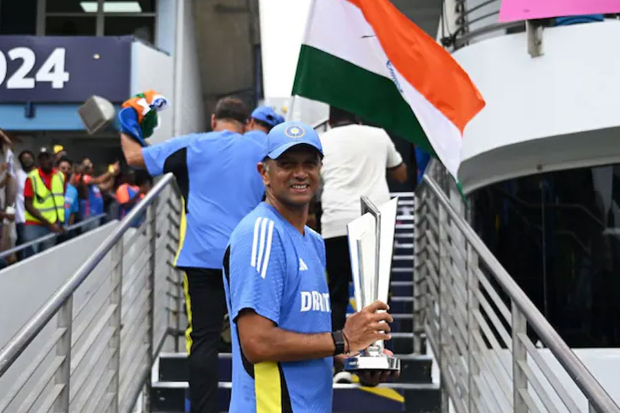 Rahul Dravid urges for new job