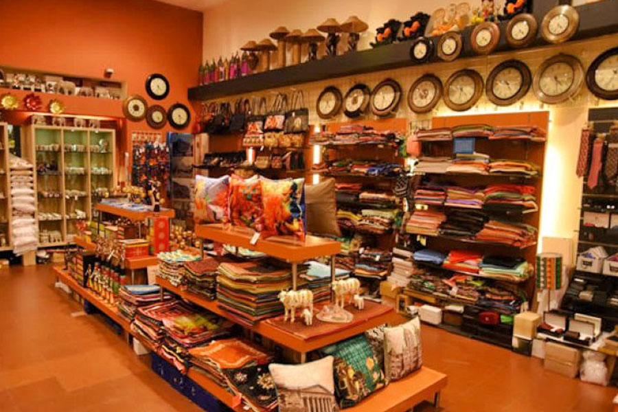 West Bengal Govt to make atleast 10 shopping malls in different towns to boost business of handicrafts