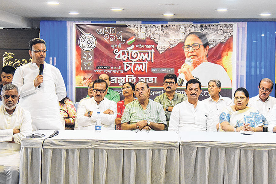 21 July Shahid Diwas: TMC top leadership orders leaders to walk towards the stage, not riding in metro or bike