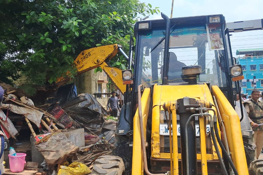 Railways bulldozed slum near Tarkeshwar station