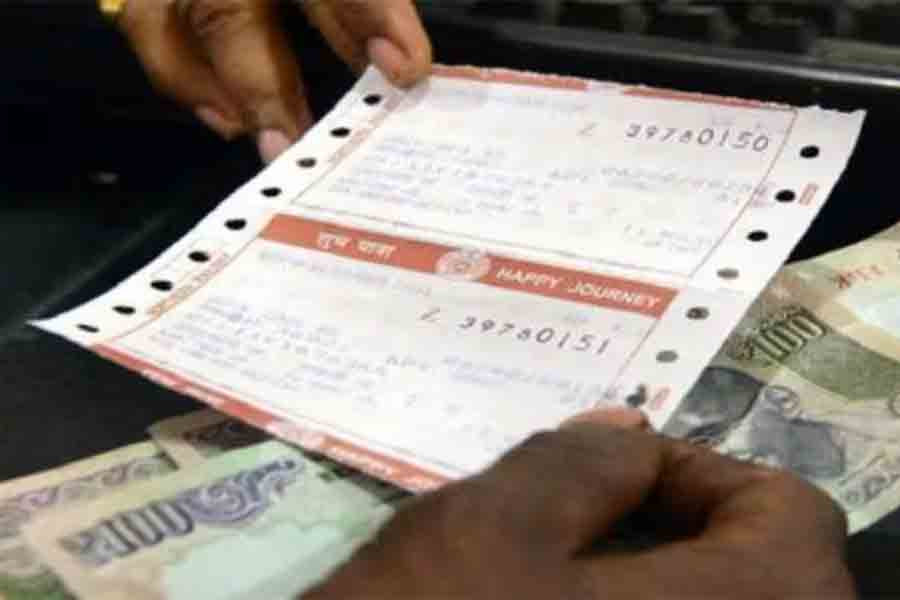 Man arrested with huge amount of Tatkal ticket from Howrah