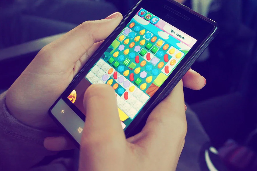 Uttar Pradesh Teacher Sacked for Played Candy Crush