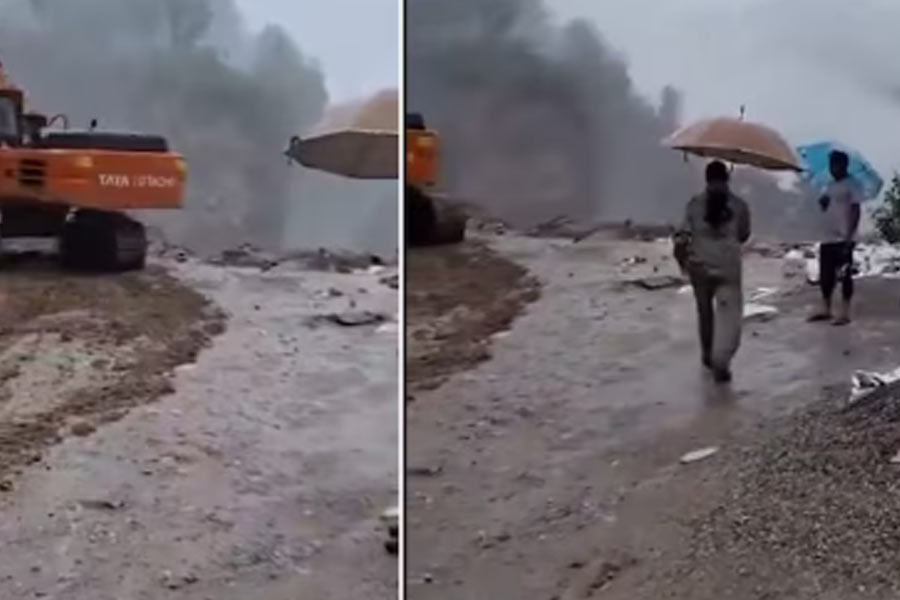 3 dead as boulders hit Kedarnath
