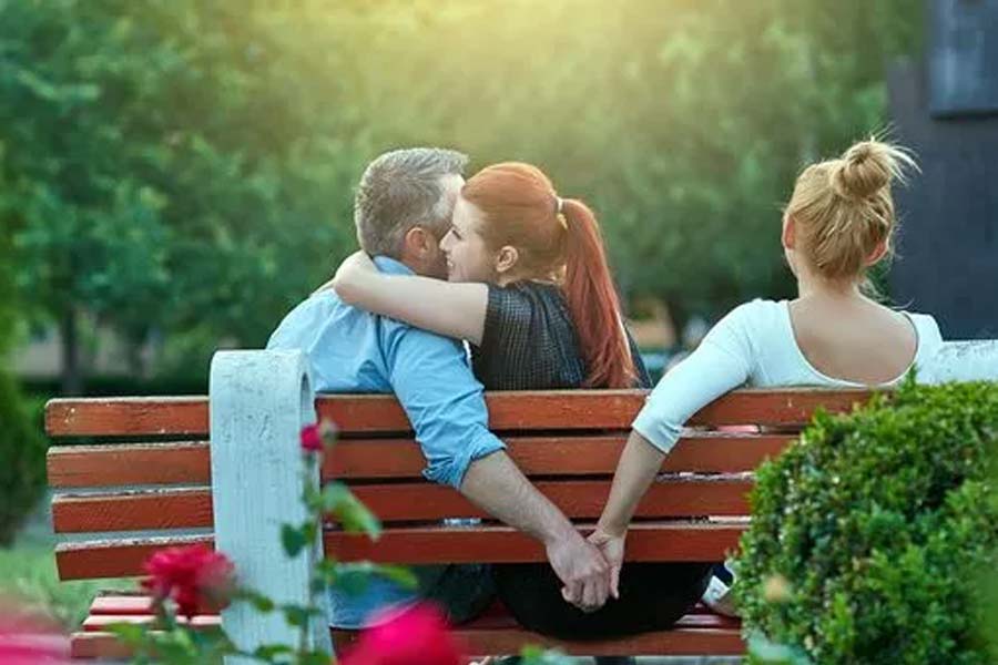 here is relationship tips why people cheat partner