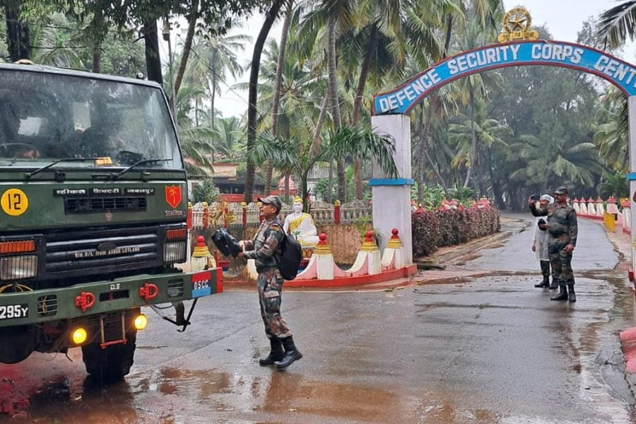 Indian Navy and Air Force join rescue mission in Wayanad