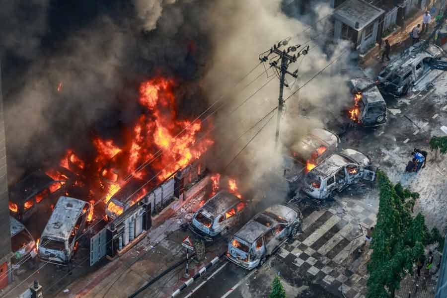 Protesters set jail on fire, free ‘hundreds’ of prisoners in Bangladesh