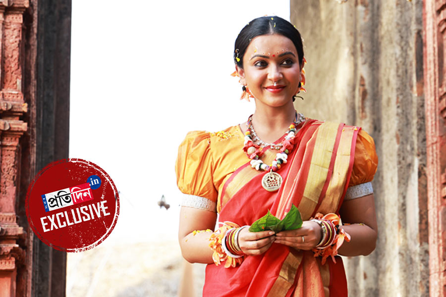 Koushani Mukherjee shares her De-glam Bohurupi look