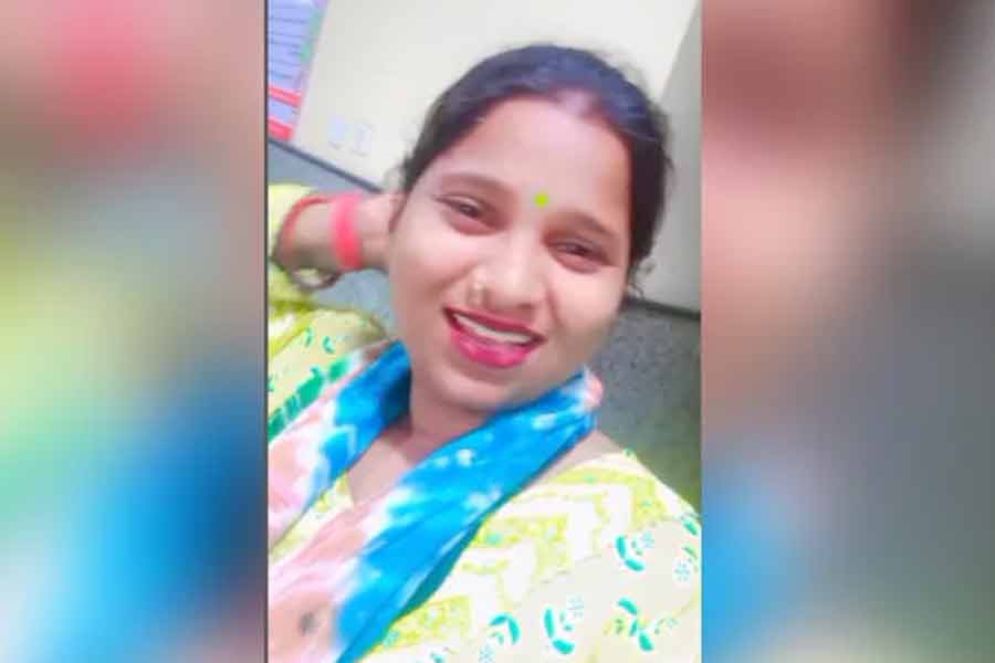 Delhi house help allegedly steals jewellery worth lakhs to buy camera for making reels