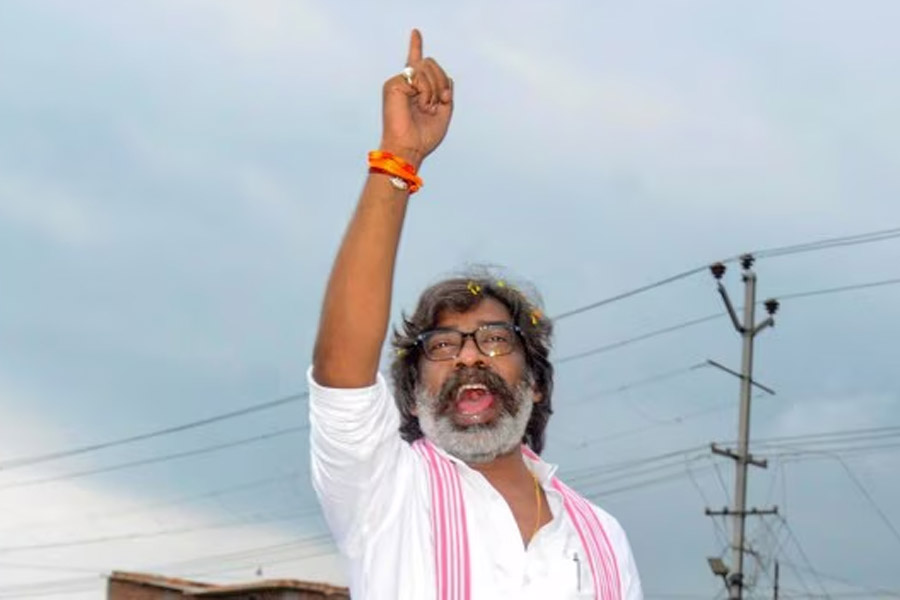 BJP conspiring to break the family and party, said Hemant Soren