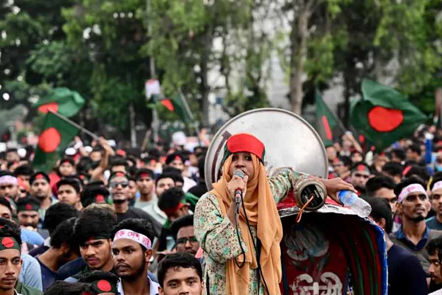 70 Indian students back to India from Bangladesh