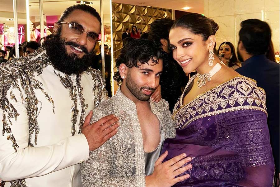 Orry Cradles Deepika Padukone's Baby Bump, Leaves Internet Divided