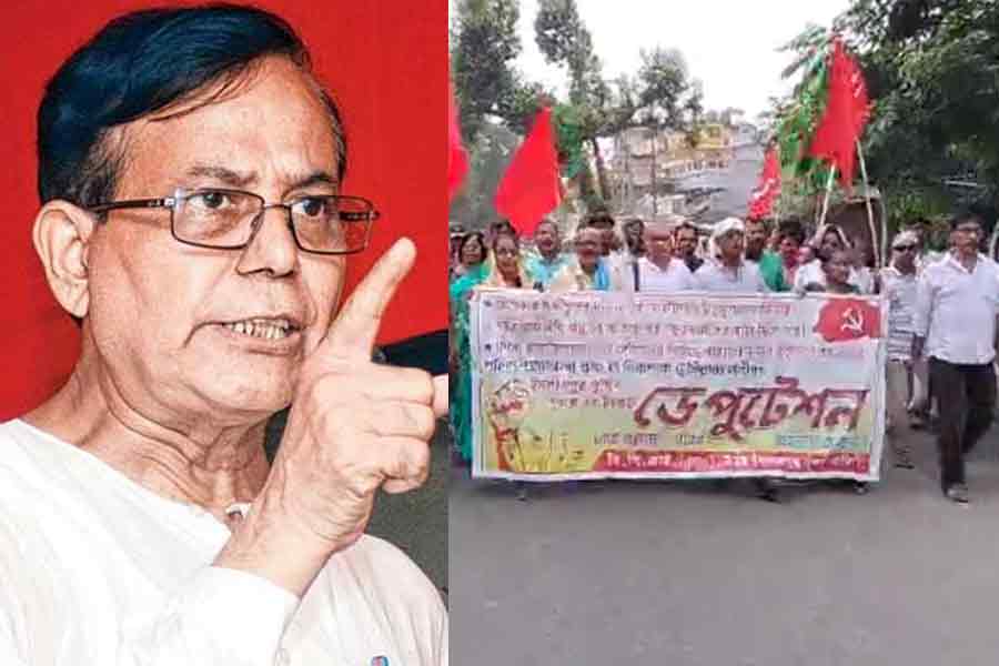 CPM stages protest in front of SP office in Islampur