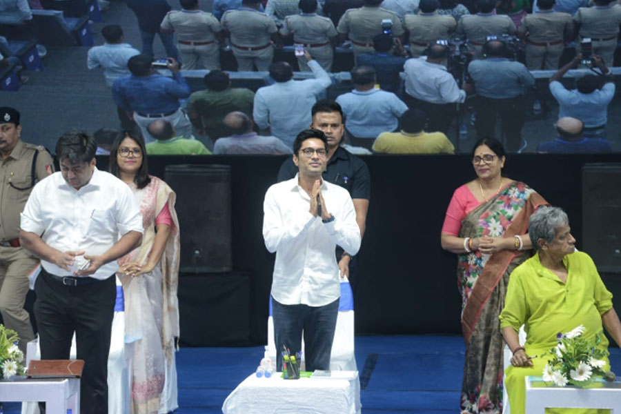 Abhishek Banerjee announces to start WhatsApp number to curb extortion after getting allegation