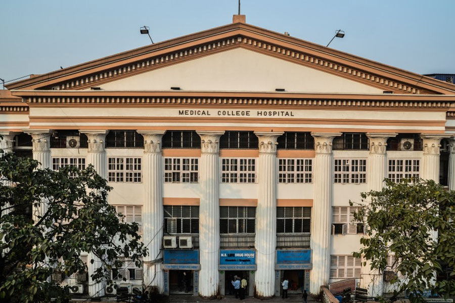 Professors accused to force student to join TMC in Calcutta Medical College makes new controversy