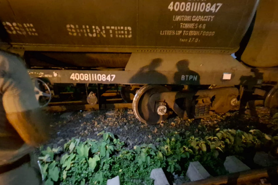 Goods train derailed at Rangapani, near Siliguri, no casuality reported