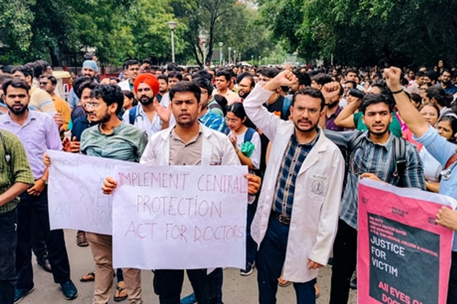 Centre directed all healthcare institutions to file a case within six hours in case of violence against doctors