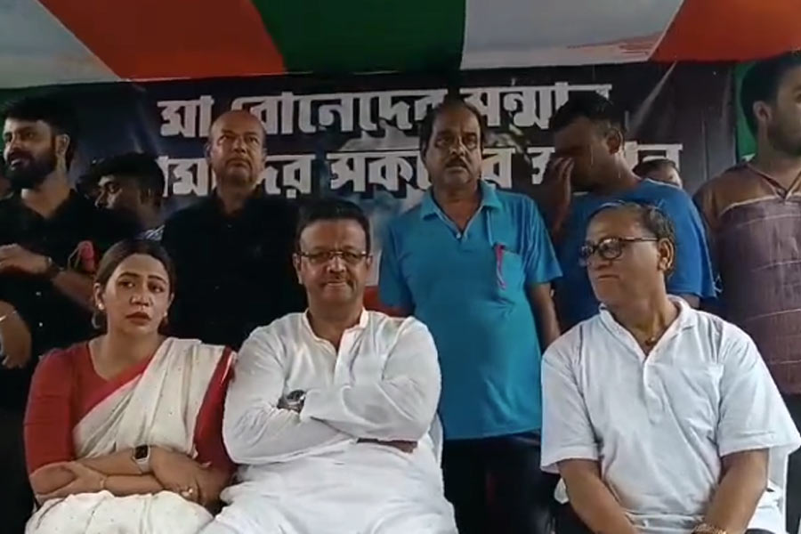 Firhad Hakim sits on dharna against lady doctor death in RG Kar Medical College & Hospital